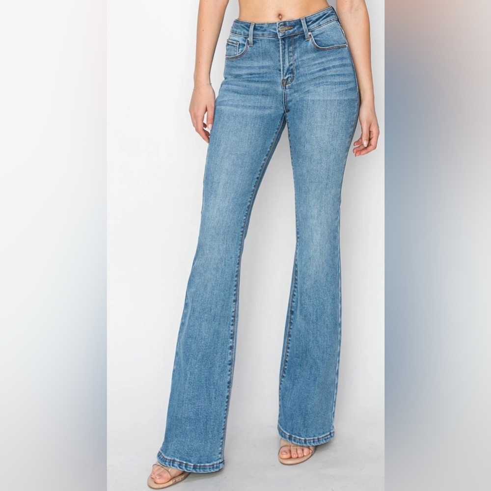 Risen Jeans - Mid Rise Basic Flare Vintage Medium Indigo  Denim Jeans 11/30